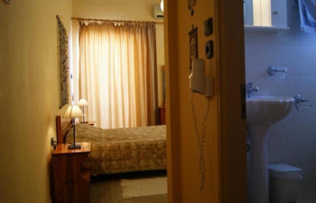 Angela'S House Hotel Monemvasía Room photo